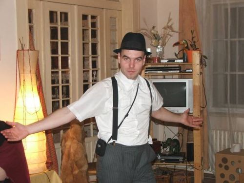 Kliko për të parë imezhin me permasa të plota